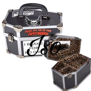 Elvira x doll kill makeup coffin doll kill collab ) ISOO (in search of)